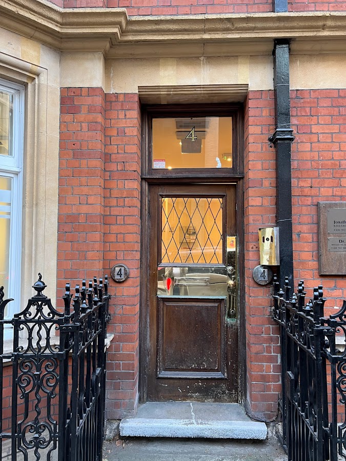 DK DENTAL CLINIC - dental clinic in London