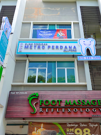 Metro Perdana Dental Clinic - Jelutong (Invisalign Diamond Provider)