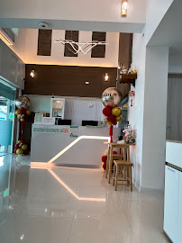 คลินิกทันตกรรมอรุณโรจน์ ชัยพรวิถี - Arunroj Dental Clinic Chaiyaphonwithi Top Dentists for Dental Implant and Orthodontic