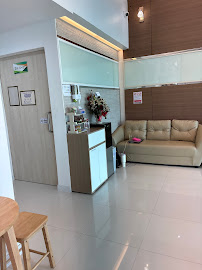 คลินิกทันตกรรมอรุณโรจน์ ชัยพรวิถี - Arunroj Dental Clinic Chaiyaphonwithi Top Dentists for Dental Implant and Orthodontic