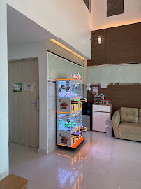 คลินิกทันตกรรมอรุณโรจน์ ชัยพรวิถี - Arunroj Dental Clinic Chaiyaphonwithi Top Dentists for Dental Implant and Orthodontic