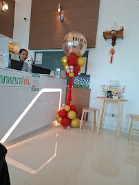 คลินิกทันตกรรมอรุณโรจน์ ชัยพรวิถี - Arunroj Dental Clinic Chaiyaphonwithi Top Dentists for Dental Implant and Orthodontic