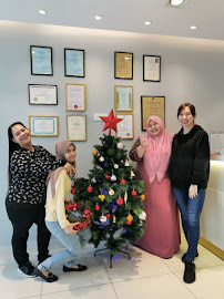 Uptown Dental Surgery - Dr. CK Sia, BDS(Adelaide)