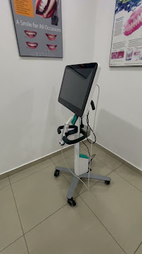 Lai Dental Clinic ( Black diamond Invisalign provider)