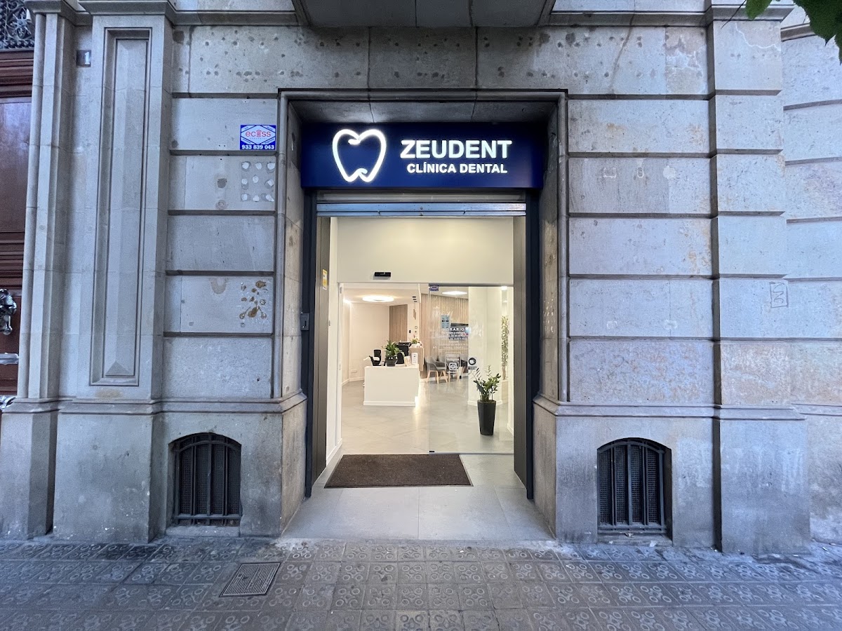 Clinica Dental Zeudent - dental clinic in Barcelona, Spain