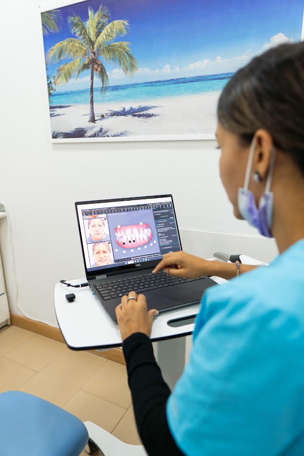 Clinica Dental Santa Anna - dental clinic in Barcelona, Spain