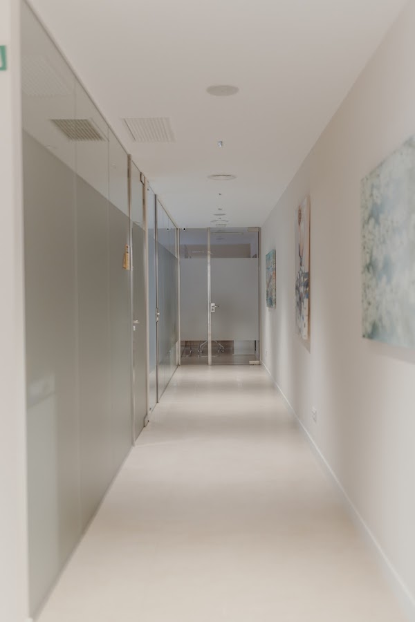 Clínica Dental Barcelona - RASLAN - dental clinic in Barcelona, Spain