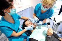 Clínica Dental Puyuelo: Dentistas en Barcelona