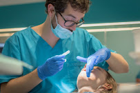 Clínica Dental Puyuelo: Dentistas en Barcelona