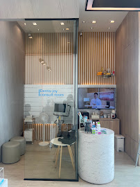 Dentajoy Pattaya (เดนต้าจอย สาขาพัทยา) จัดฟันใส Invisalign จัดฟัน Brava วีเนียร์ รากเทียม