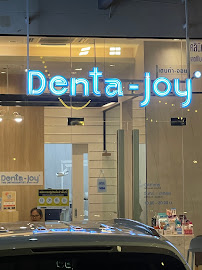 Dentajoy Pattaya (เดนต้าจอย สาขาพัทยา) จัดฟันใส Invisalign จัดฟัน Brava วีเนียร์ รากเทียม
