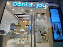 Dentajoy Pattaya (เดนต้าจอย สาขาพัทยา) จัดฟันใส Invisalign จัดฟัน Brava วีเนียร์ รากเทียม