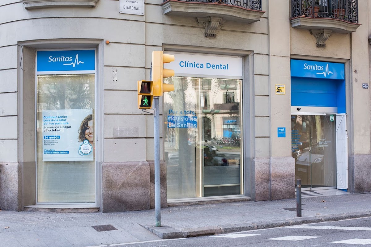 Sanitas Bupa Dental Centre - dental clinic in Barcelona, Spain