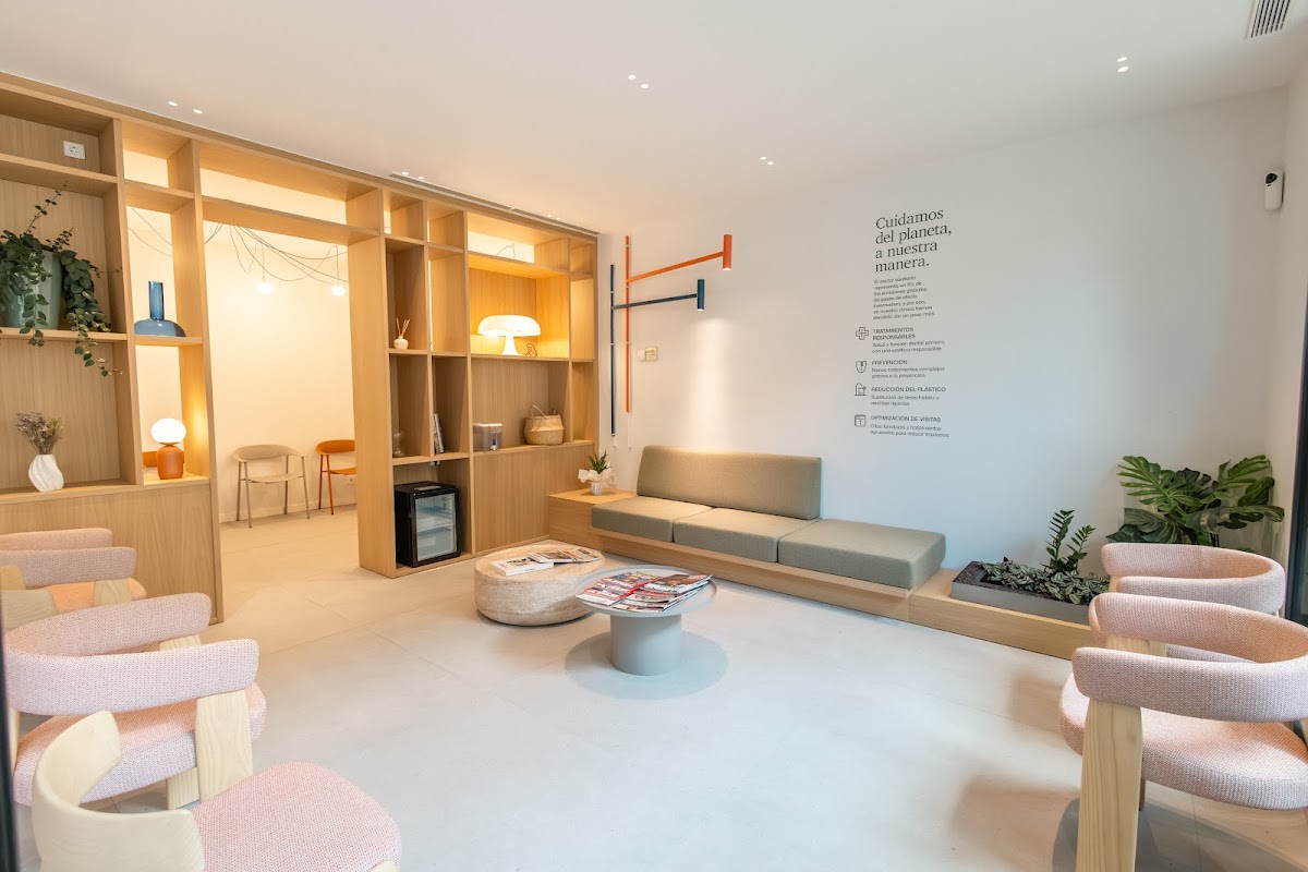 Clinica Dental Echeverria | Especialistas Implantes Dentales - dental clinic in Barcelona, Spain
