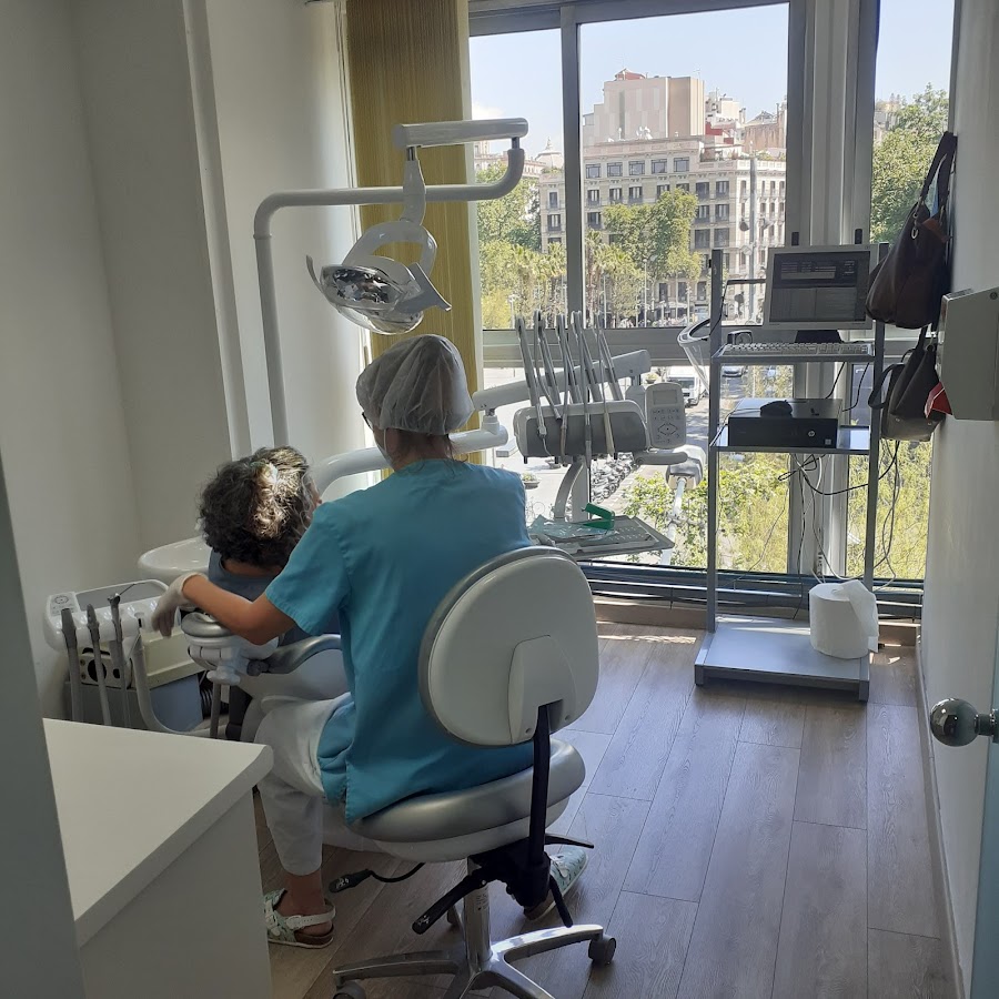 Dental Clinic Clínica Dental Bucalia Barcelona Universidad dental clinic