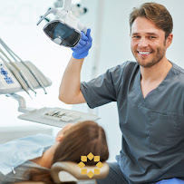 Advanced Dental & Medical Clinic · Implantes, Carillas, Alineadores Invisalign · English & Russian spoken