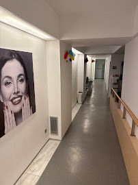 Advanced Dental & Medical Clinic · Implantes, Carillas, Alineadores Invisalign · English & Russian spoken