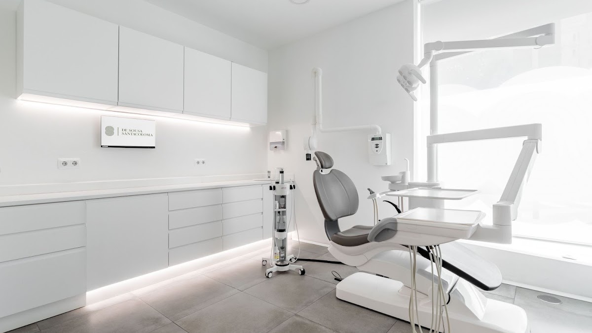 Clínica Dental De Sousa Santacoloma - dental clinic in Madrid, Spain