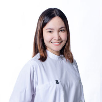 Dentist (DDS) Apinya Nontawat - Prosthodontics and implant dentistry