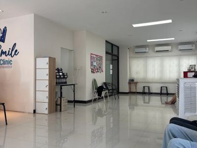 Pro Smile Dental Clinic Phuket waiting area in Phuket