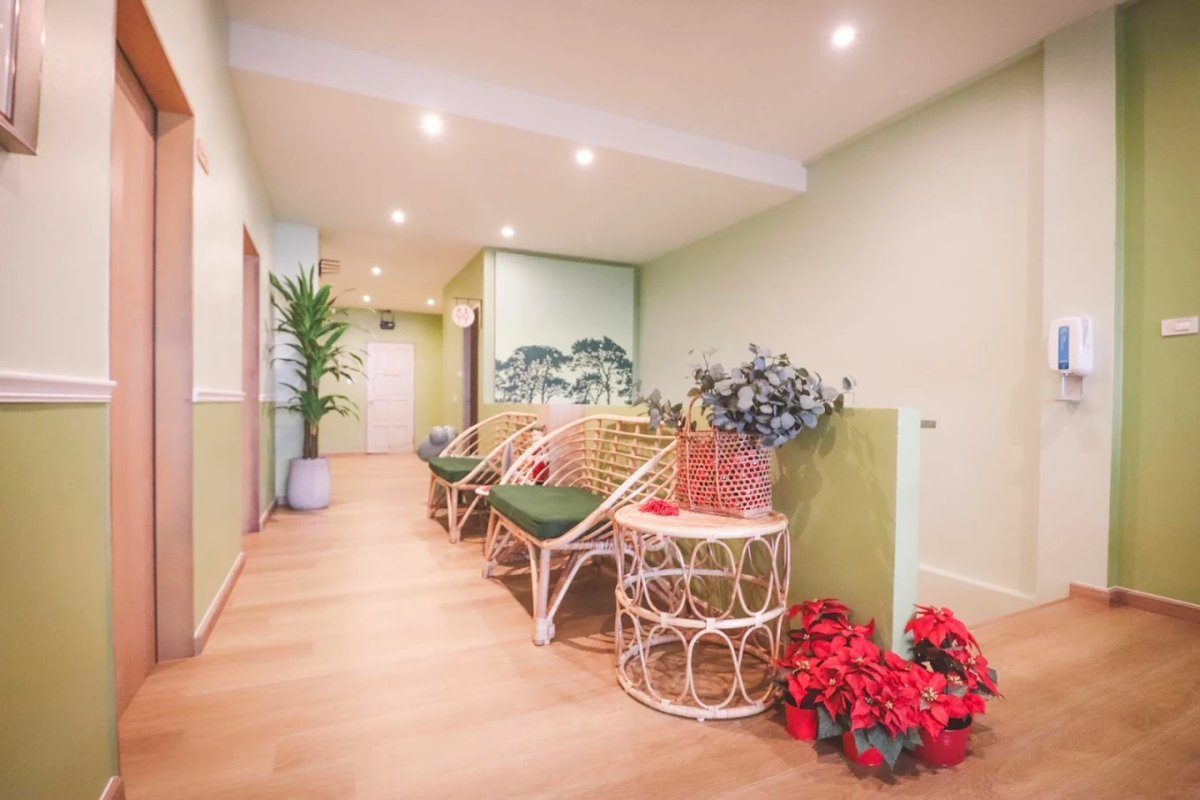 Smile Station Dental Clinic dental clinic in Phuket