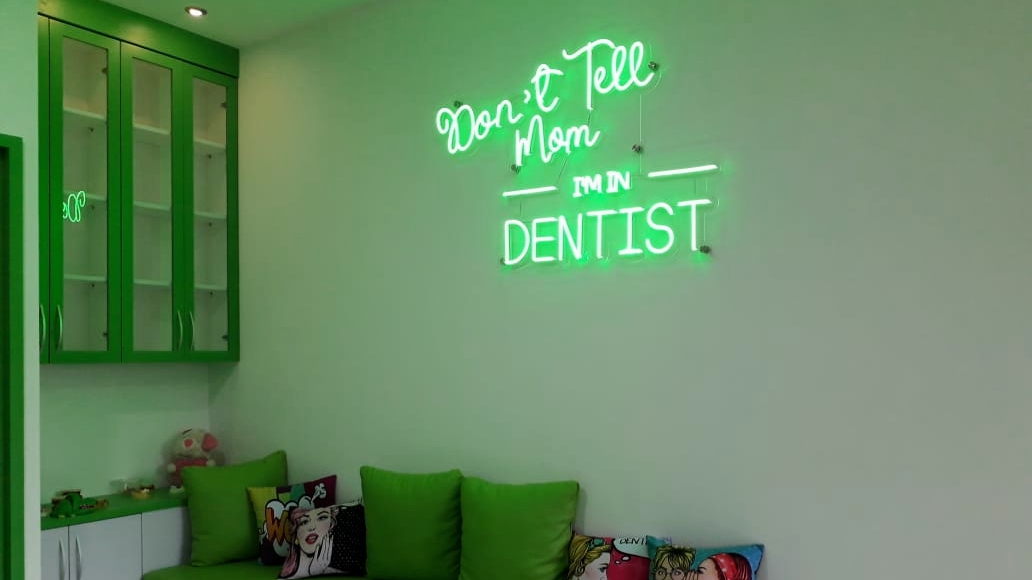 JSMILE Dental I Perawatan Saraf Gigi, Gigi Bungsu, Dental Implant & Orthodontic - dental clinic in Jakarta, Indonesia