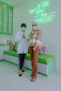 JSMILE Dental I Perawatan Saraf Gigi, Gigi Bungsu, Dental Implant & Orthodontic