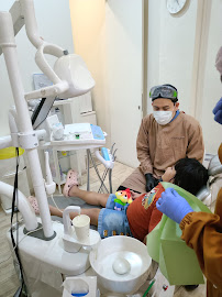 AHMAD DENTAL CLINIC Jakarta