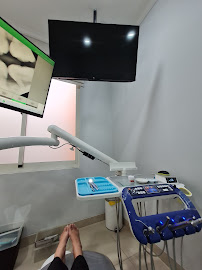 Dental 21 PIK | Klinik Premium Spesialis Memperbaiki Gigi Rusak