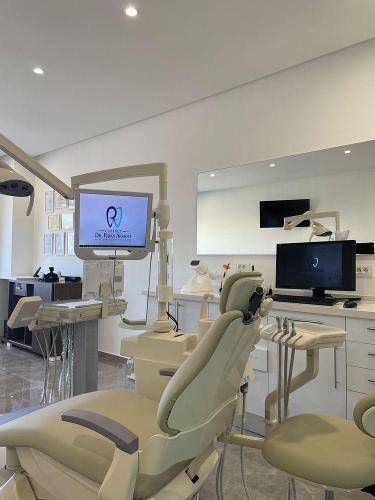 Cabinet Dentaire Dr.Rayan Arfaoui - dental clinic in Tunis