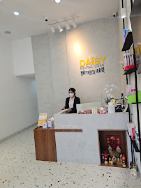 Daisy Dental Care - គ្លីនិកធ្មេញ ដេស៊ី