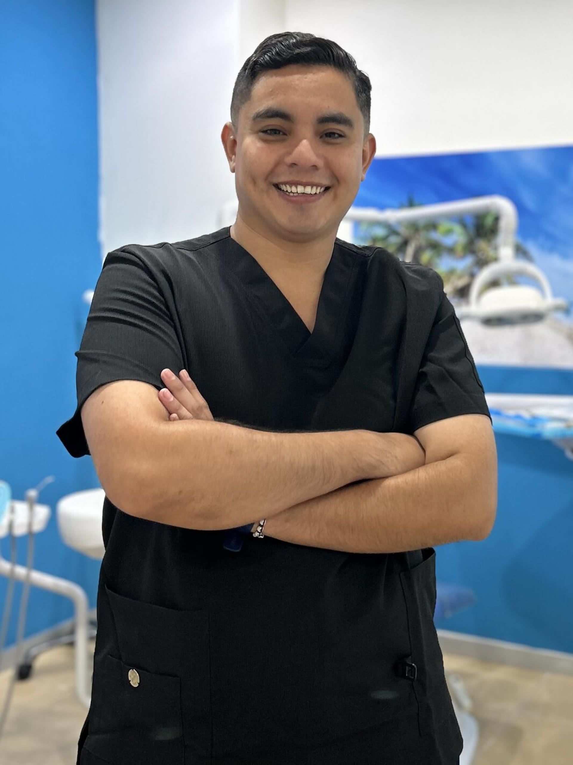 Dr. Luis Donaldo Poot Cervantes - Comprehensive Dentistry