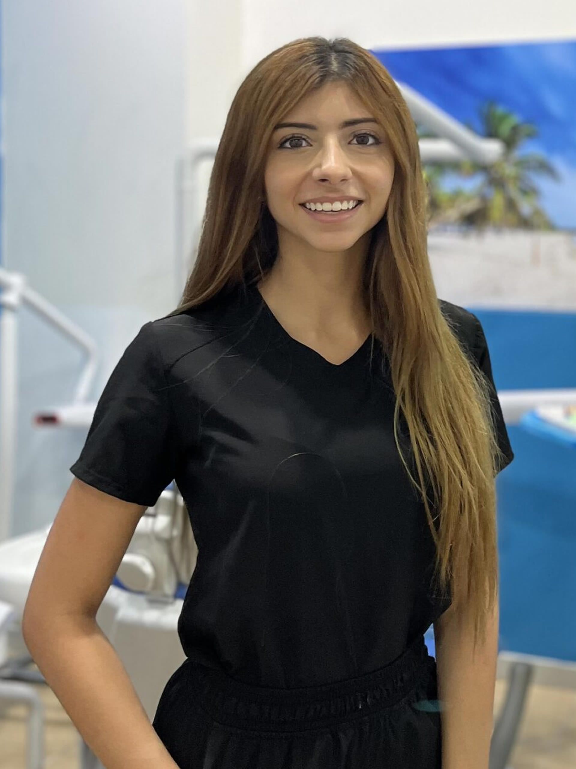 Dra. Diana Chacón - Oral Rehabilitation, Restorative Dentistry