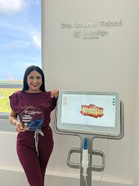 Dra. Lorenny, Ortodoncia e Invisalign