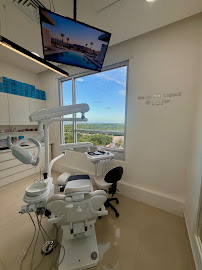 Dra. Lorenny, Ortodoncia e Invisalign