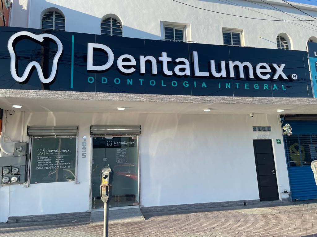 Clínica Dental DENTALUMEX - dental clinic in Monterrey, Mexico