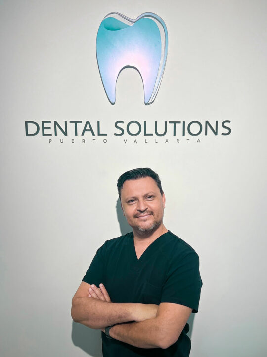 Maxillofacial Surgeon Carlos Zarazua - Maxillofacial surgery, wisdom teeth, implants, facial aesthetics