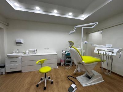 Cdent Dental Clinic treatment room in Phuket