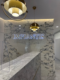 IMPLANTIS 1 Dentysta Kraków