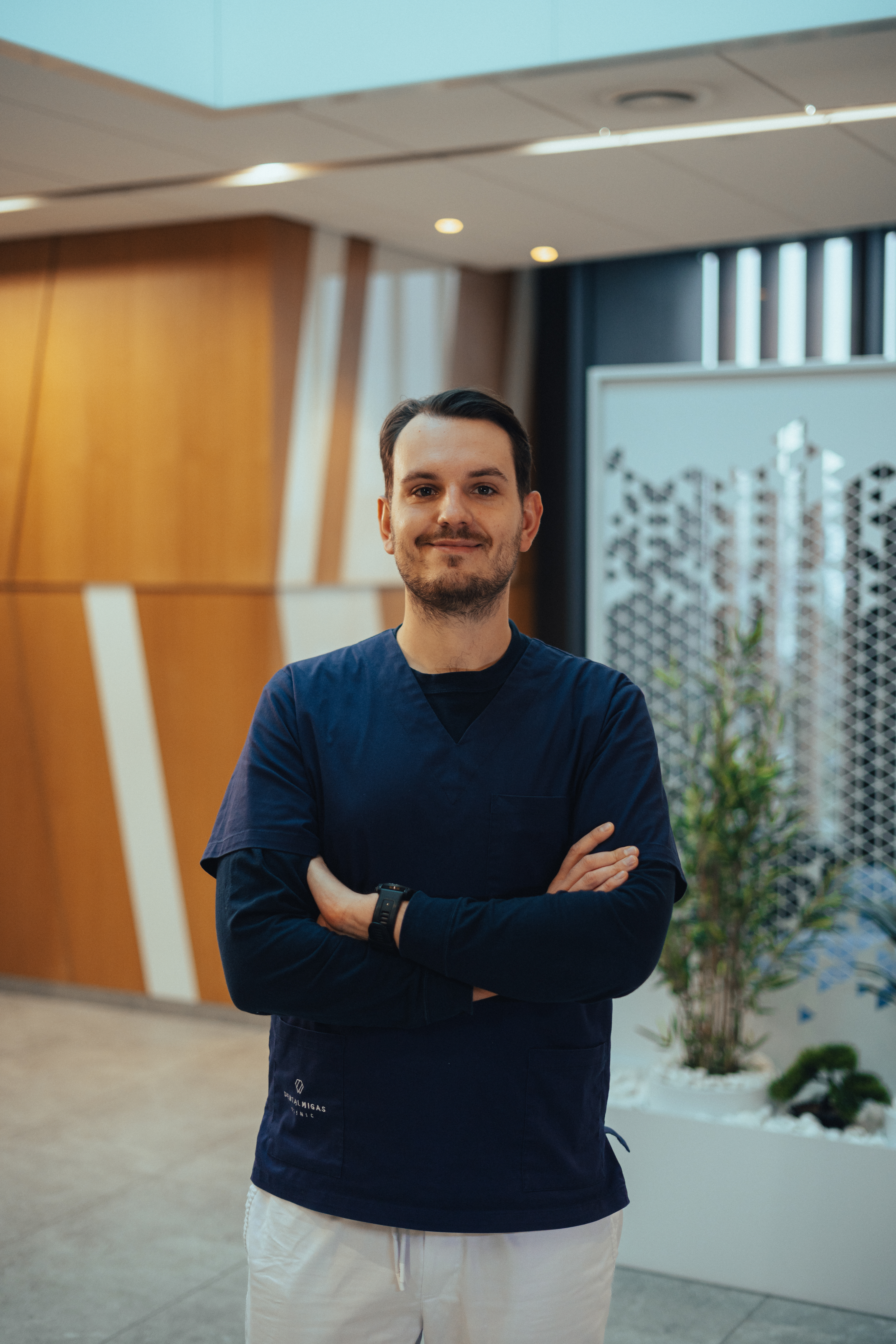 DDS Paweł Ostrowski - Prosthetics, microscopic endodontics, conservative dentistry
