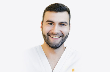 Dentist Michał Ganowski - Aesthetic dentistry, prosthetics, smile design