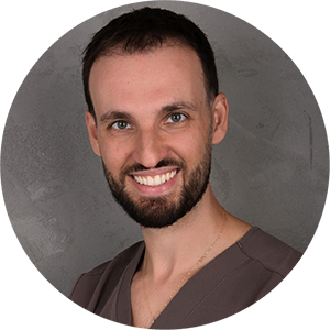 Dental Specialist Bartłomiej Kmera - Periodontology