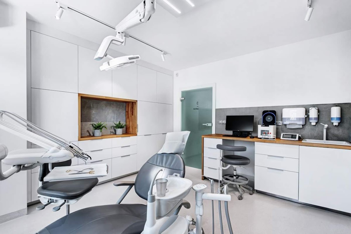 Holistic Dent - Centrum Stomatologiczne Kraków - dental clinic in Krakow, Poland