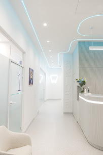 ADM DENTAL CLINIC | Stomatologia Warszawa – implanty – ortodoncja – korony – endodoncja – bonding – wybielanie