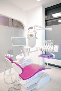 ADM DENTAL CLINIC | Stomatologia Warszawa – implanty – ortodoncja – korony – endodoncja – bonding – wybielanie
