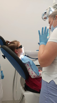 Varsovia Dental - Klinika Stomatologiczna, Implanty, Bonding