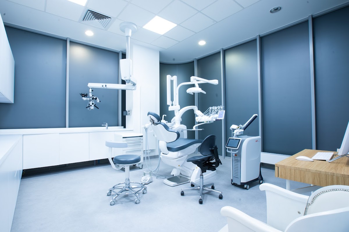 DeClinic - dental clinic in Warsaw, Poland