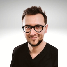 Dentist Rafał Dębiński