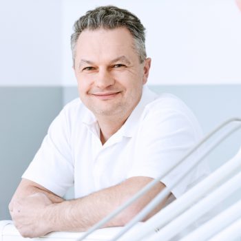Dr. Cezary Uszynski
