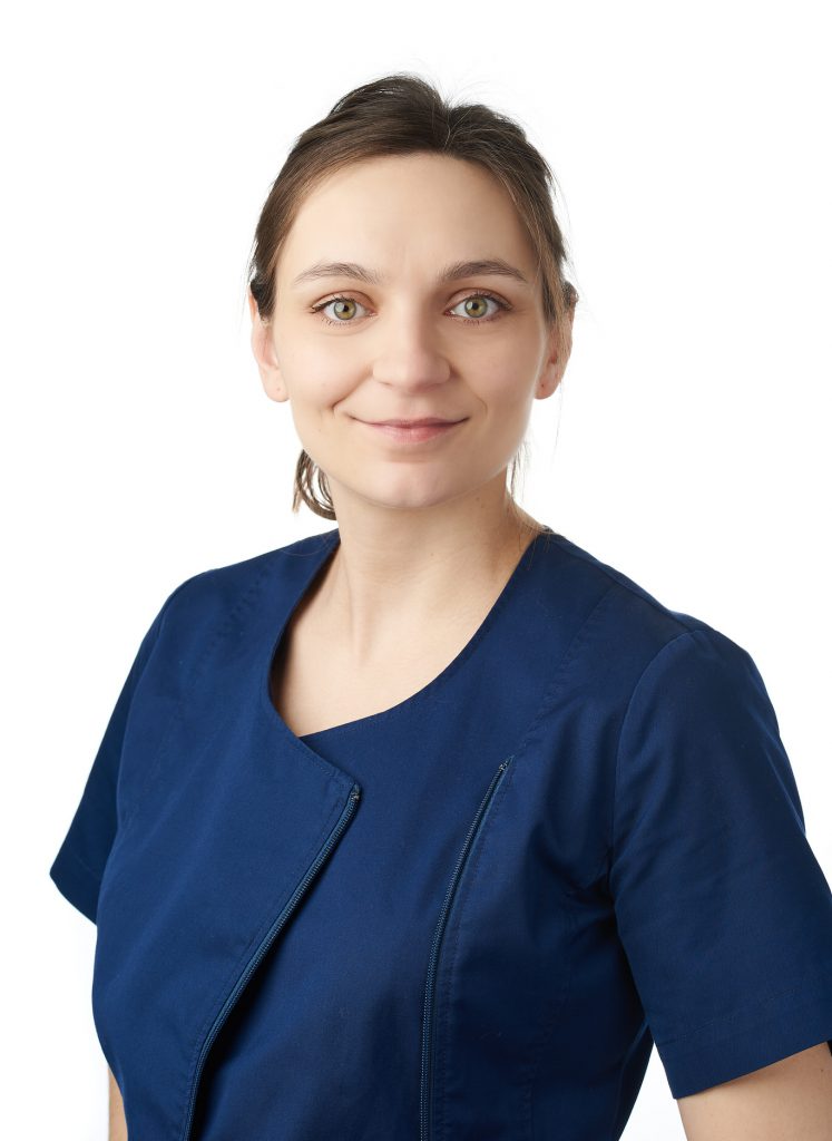 Lek. dent. (DDS) Justyna Bardzinska - Prosthodontics, aesthetic dentistry, conservative dentistry